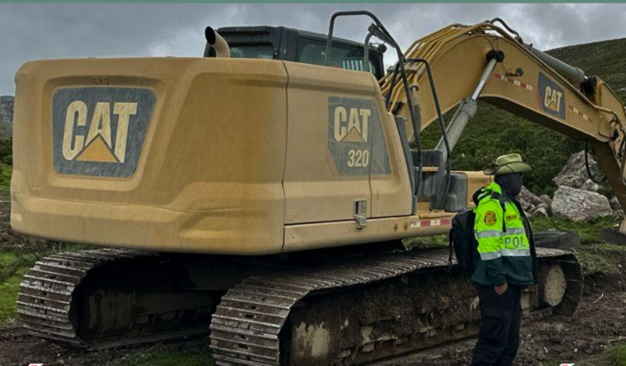 POLICÍA INTERVIENE MINERÍA ILEGAL EN APURÍMAC Y MOVILIZA MAQUINARIA VALORIZADA EN MÁS DE S/ 1 MILLÓN